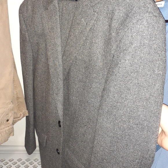 Gray Herringbone Flecks Donegal Tweed Suit - Picture 2 of 6